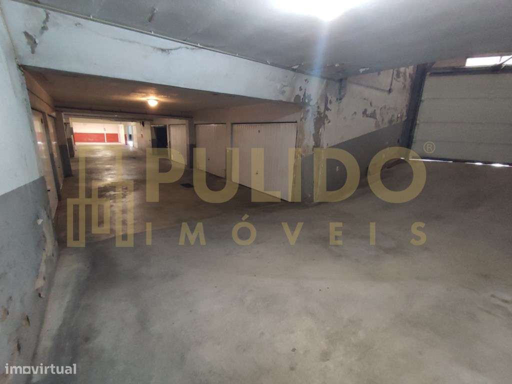 Garagem fechada, ampla e com fácil acesso (até 4 unidades disponíveis)-7