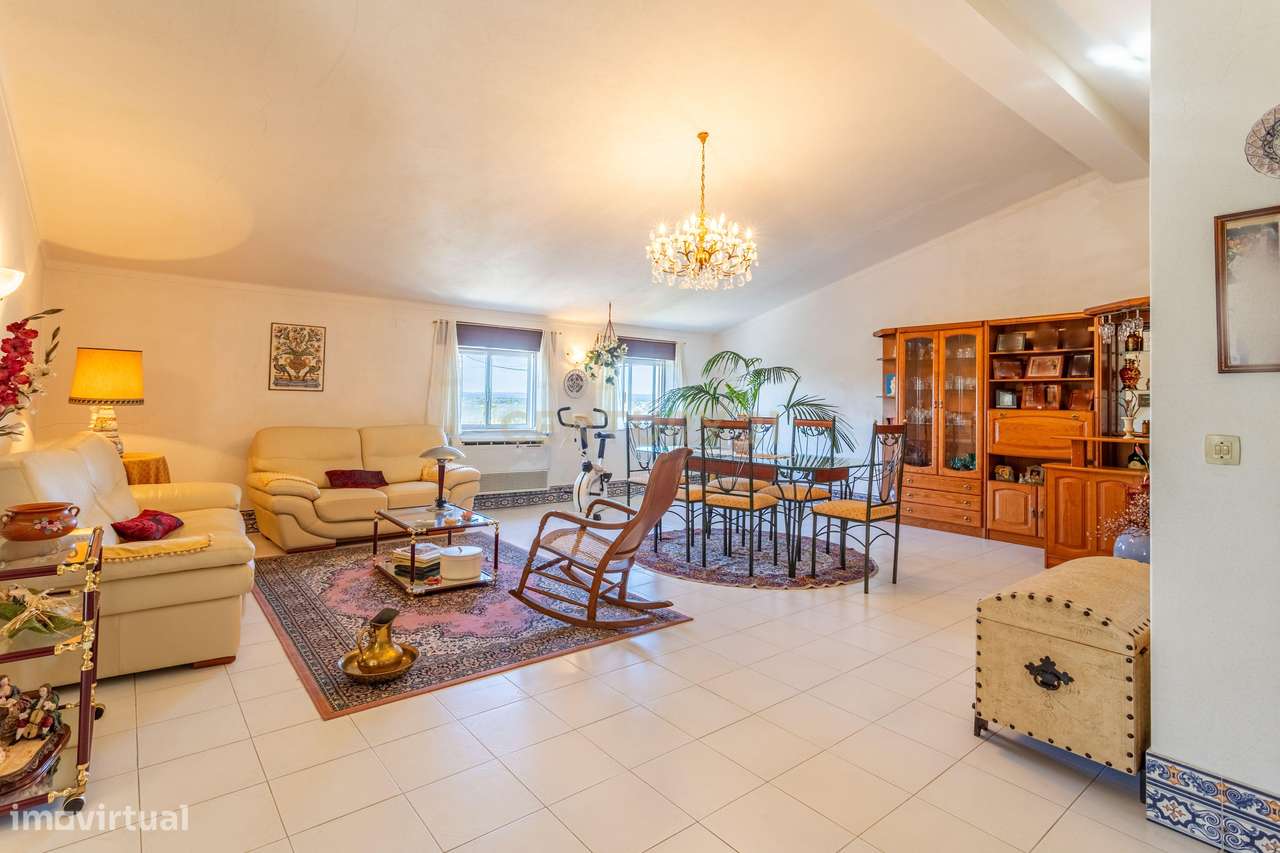 Quinta com moradia T6, (moradia de dois pisos e 9 divisões) anexa T2, - Grande imagem: 3/60