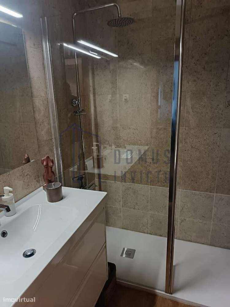 Apartamento T1 à futura Estação de Metro da Galiza-12