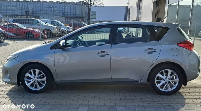 Toyota Auris 1.6 Active - 4