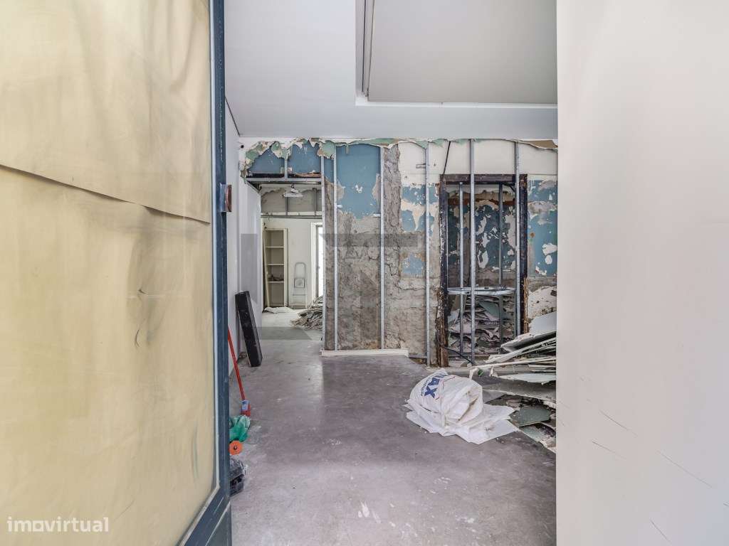 Loja Com Rendimento Garantido Na Rua da Atalaia, Lisboa - Grande imagem: 5/26