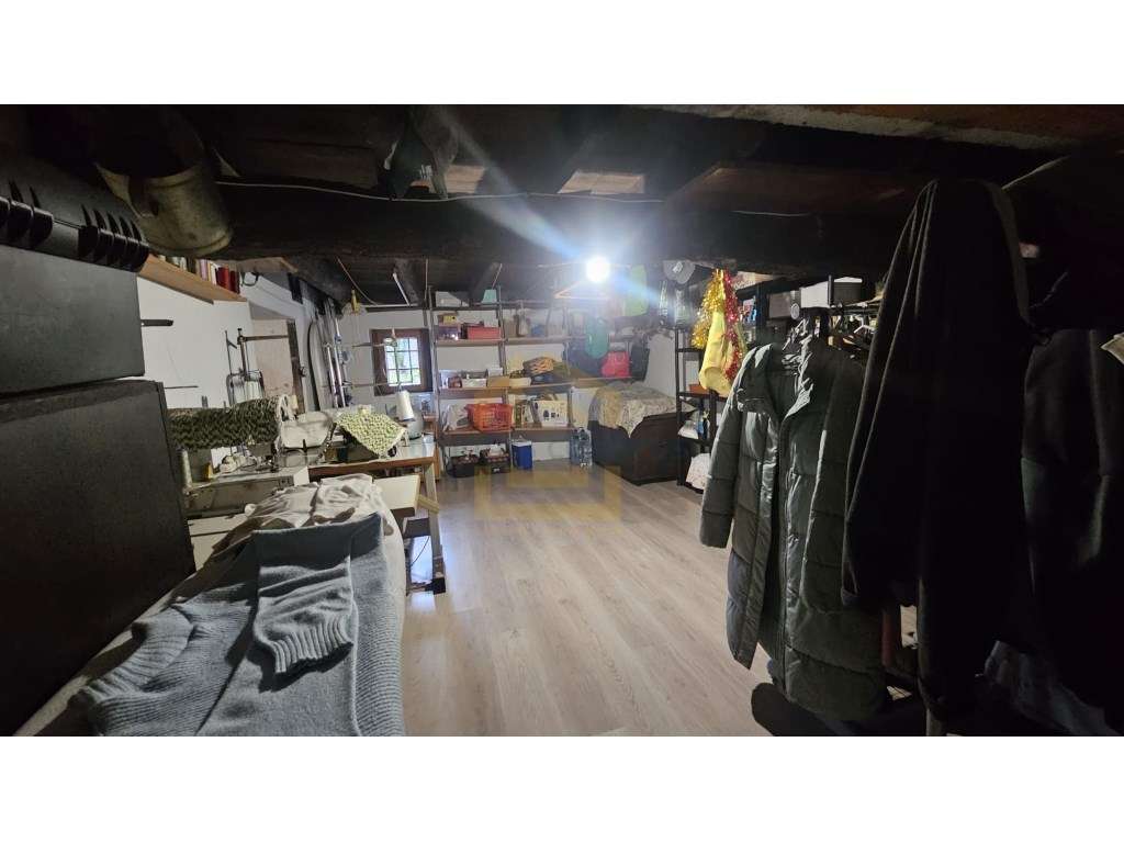 Moradia Rústica em Pedra T4 com Terreno - Póvoa de Varzim-36