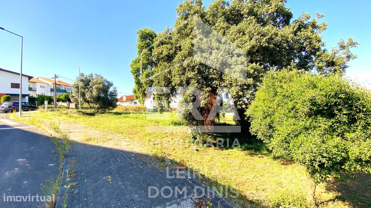 Terreno urbano de 790m² com acesso asfaltado em Leiria - Grande imagem: 4/7
