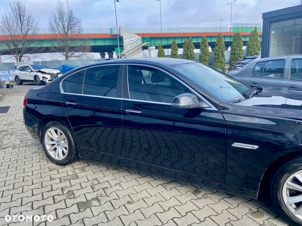 BMW Seria 5 530i xDrive - 4