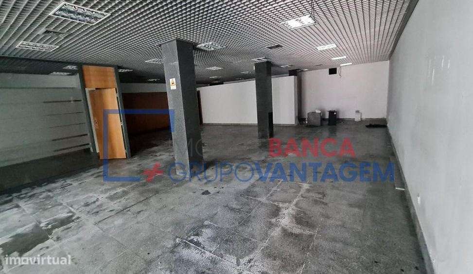 LOJA COMERCIO DE RUA - V POUCA DE AGUIAR - Grande imagem: 4/9