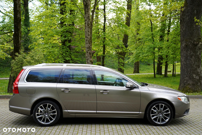 Volvo V70 2.4D Summum - 6