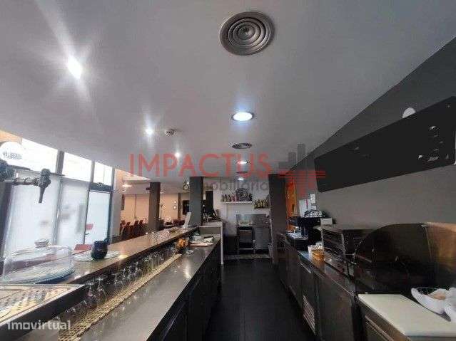 Restaurante a 500 metros da praia - Grande imagem: 5/15