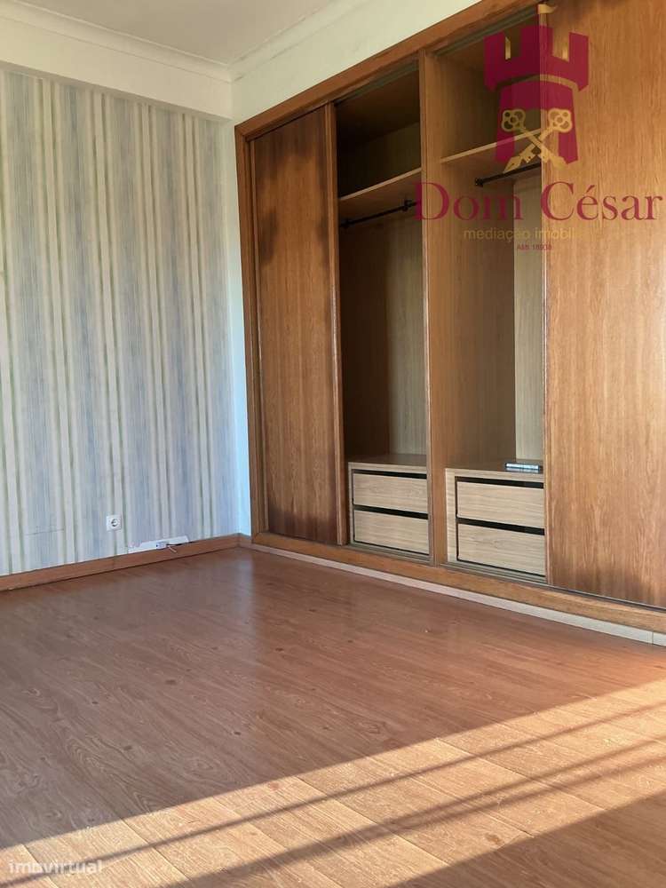 Moradia T4  R/C - 1º Andar em Foros de Salvaterra-22