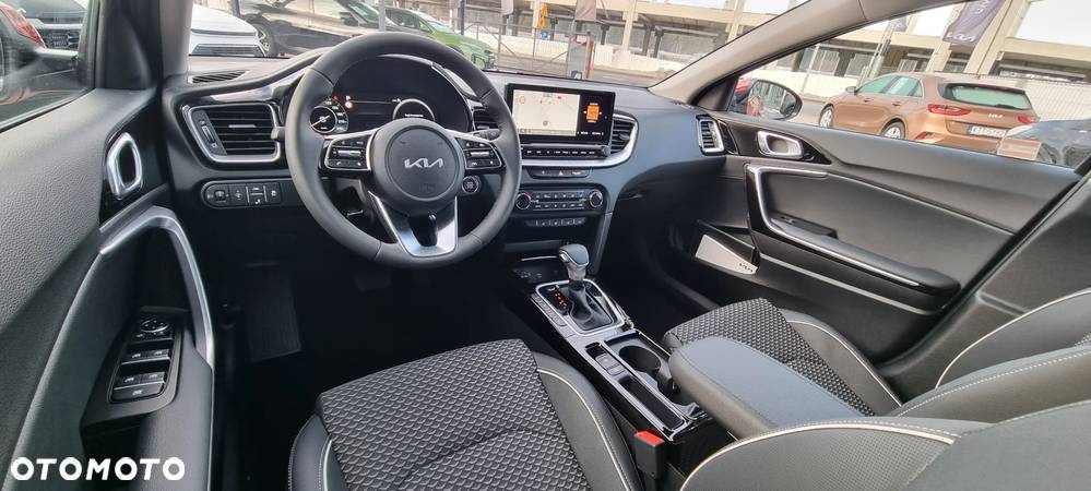 Kia XCeed 1.6 T-GDI Business Line DCT - 13