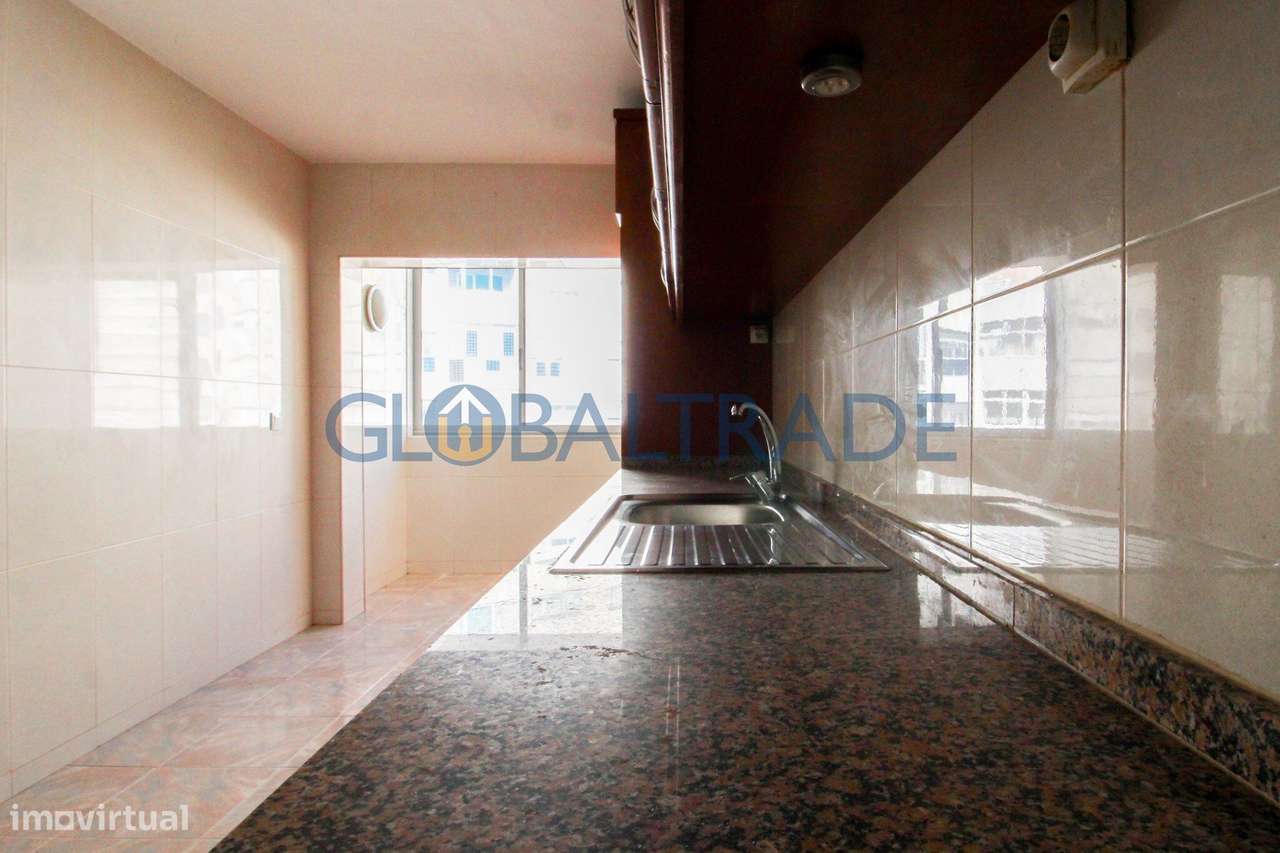 Apartamento T3 com Garagem Box em Vila D'Este-11