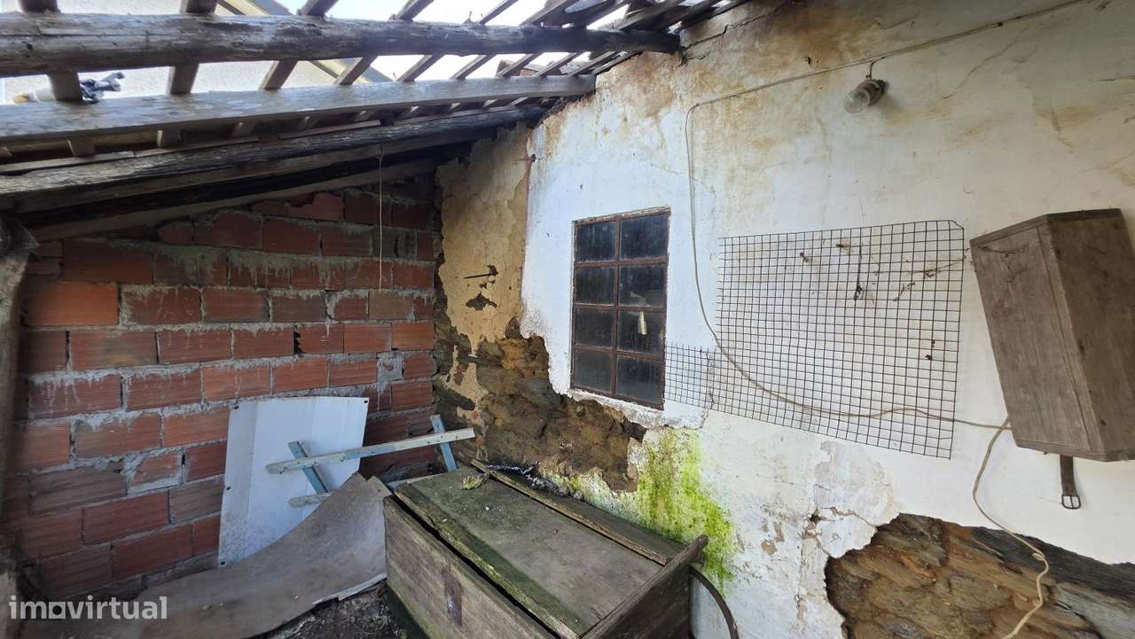 Moradia para restaurar, com terreno, perto de Ferreira do Zêzere-39