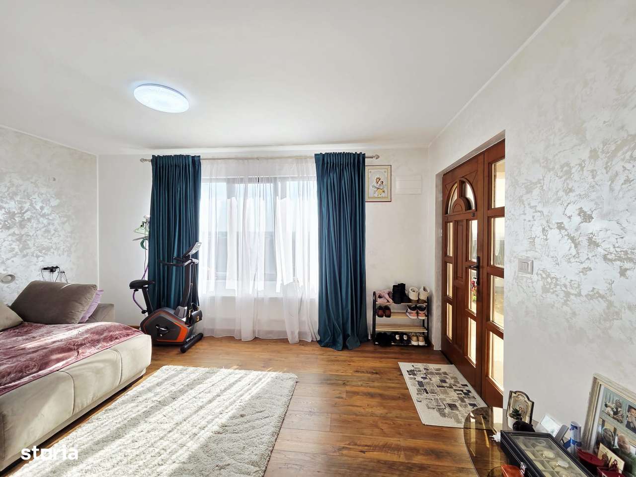 Casa cu utilitati finisata si mobilata la pret de apartament-0