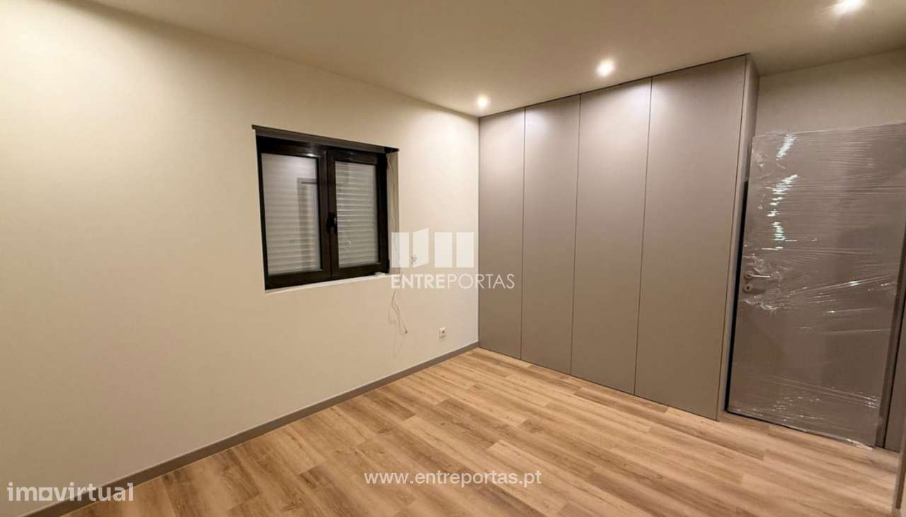 Venda de Andar Moradia T2 Remodelado, Meadela, Viana do Castelo - Grande imagem: 4/28