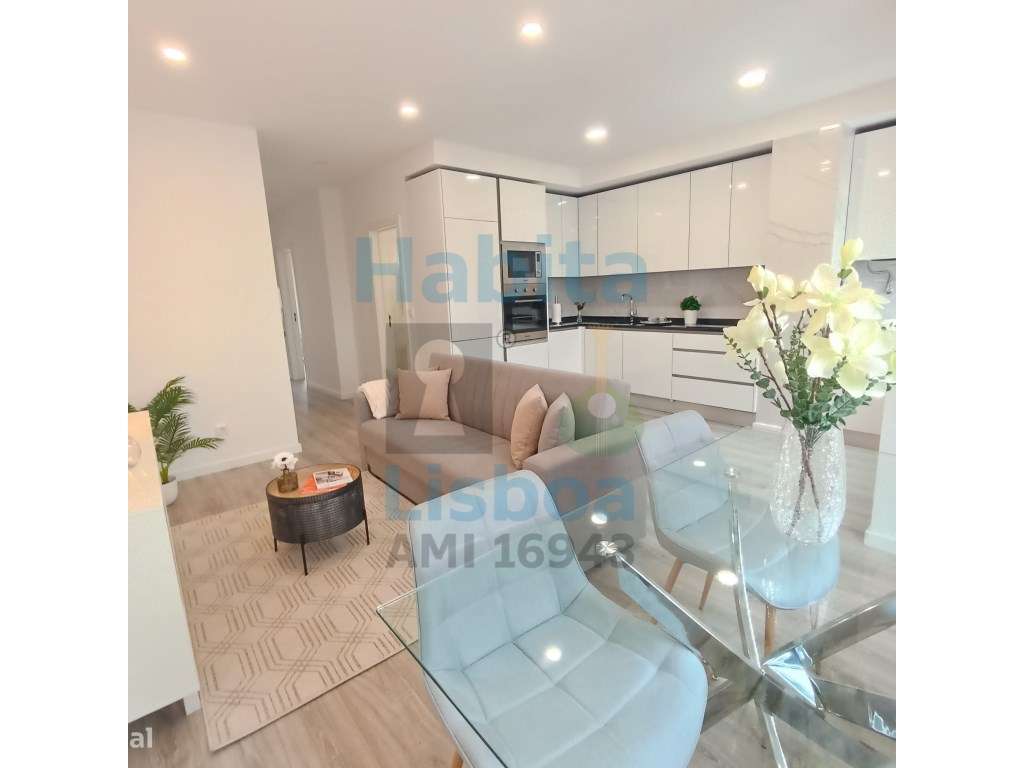 Apartamento T2 em São Domingos de Benfica | Remodelado-13