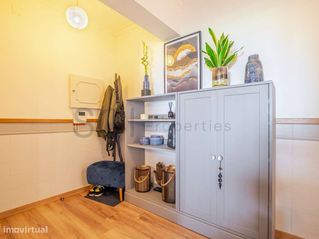 Apartamento T2 Totalmente Remodelado com Elevador - Barreiro-4