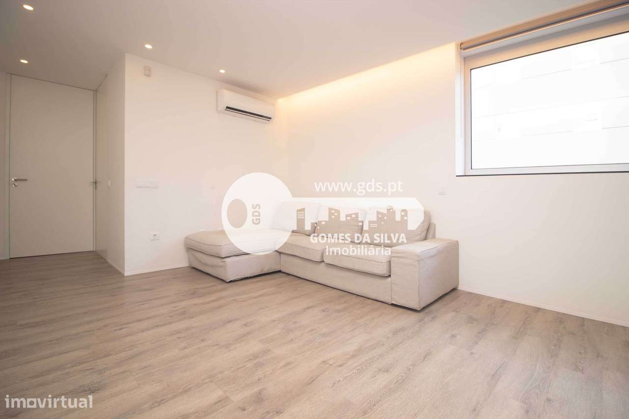 Apartamento T1 no Parque Norte - Construção Acrescentar-12