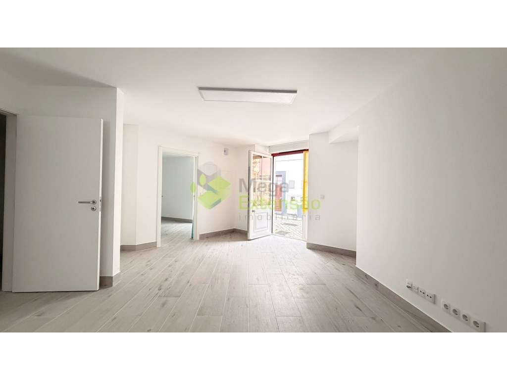 Apartamento T2, Novo, a estrear | Moderno | Centro de Torres Vedras-6