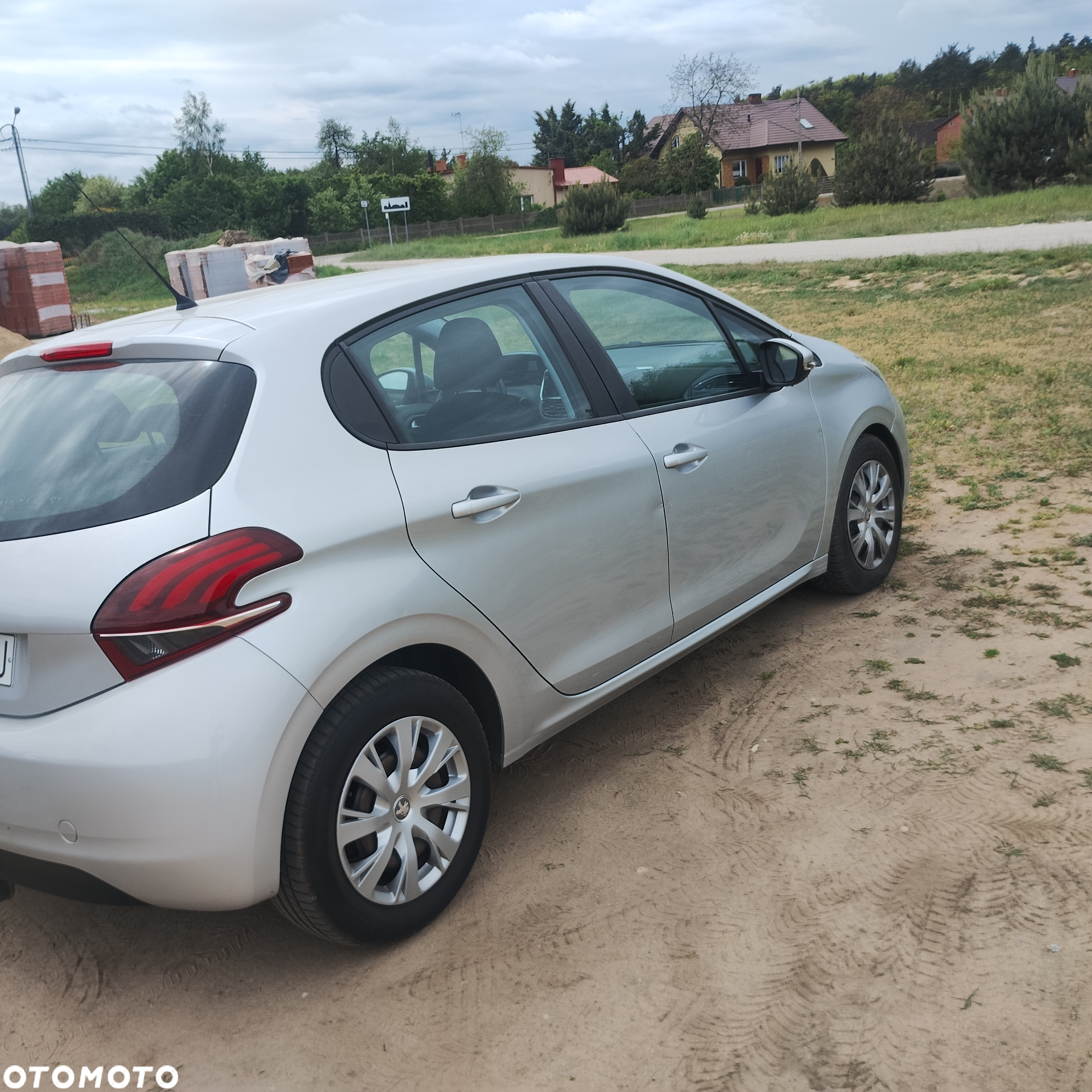 Peugeot 208 - 2