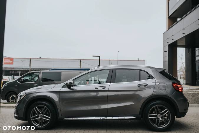 Mercedes-Benz GLA 220 4-Matic AMG Line - 11