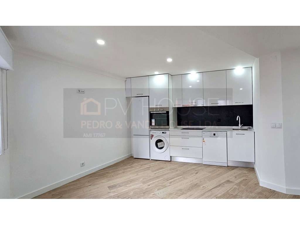 Apartamento T2+1 em Odivelas | Totalmente Remodelado-3