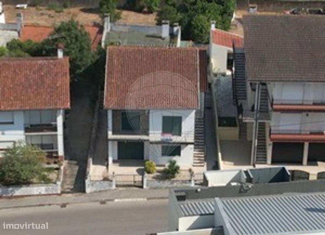 Moradia T6 para venda-5