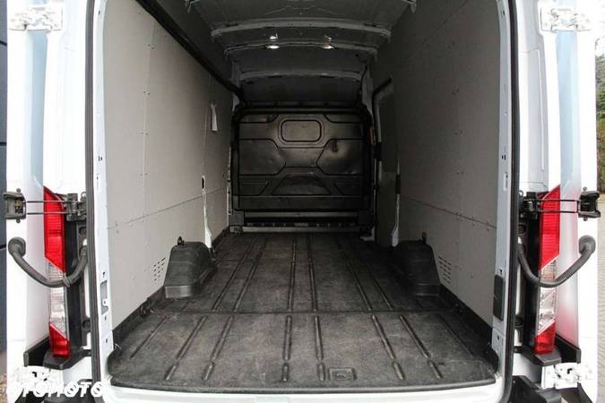 Ford Transit - 11