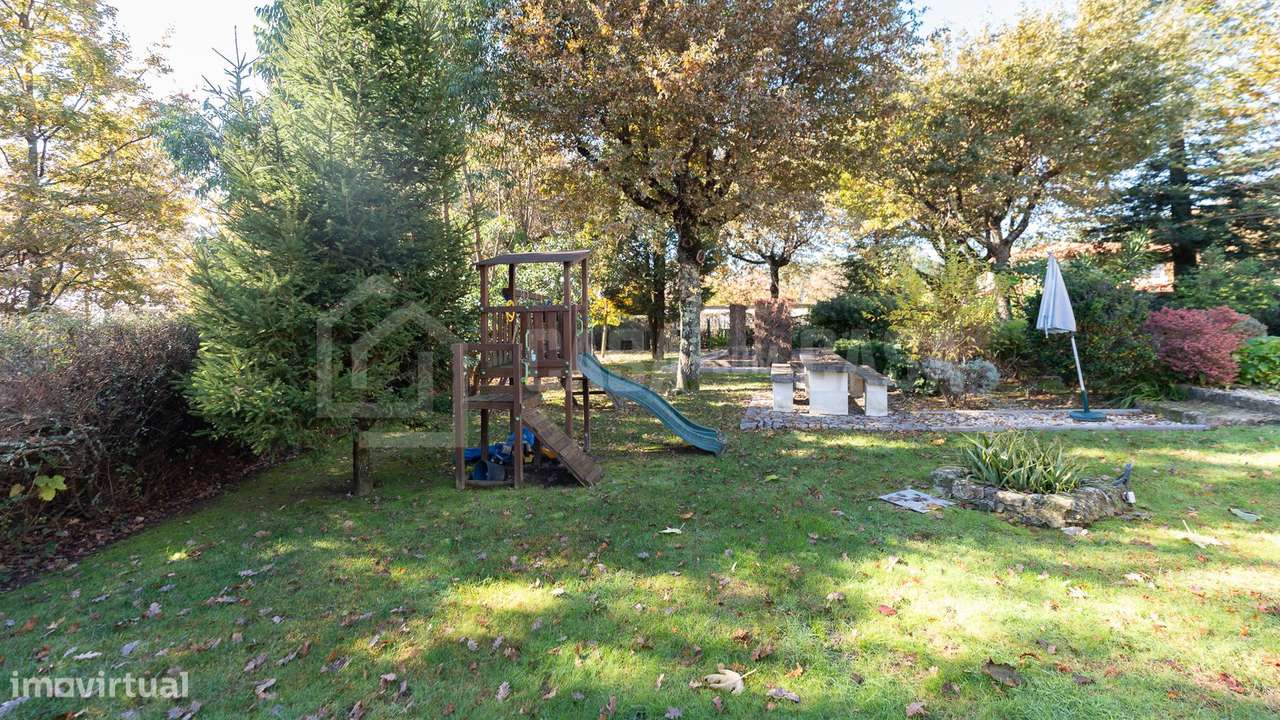 Moradia Isolada V3 na Fraga, Mundão-12