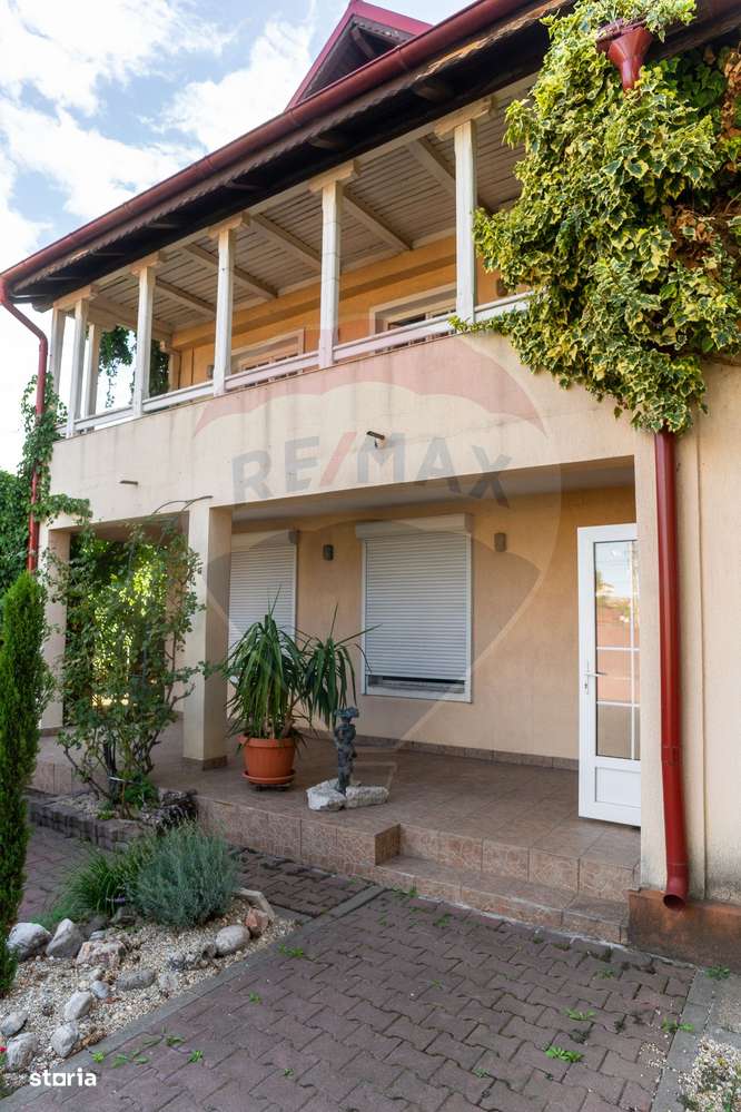 Casă / Vilă, 10 cam., potrivit azil batrani sau clinica - Imagine principală: 3/20