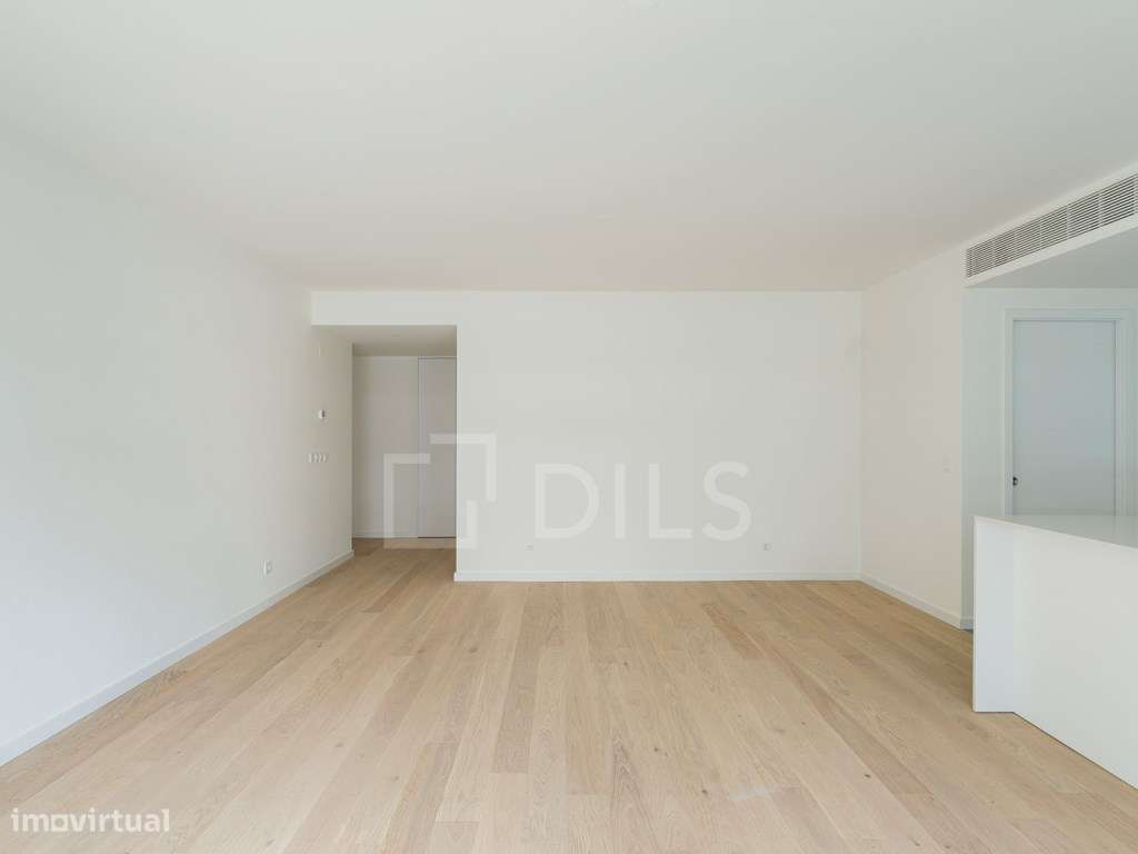 Apartamento T3 com varanda e estacionamento, na praça de Espanha, e... - Grande imagem: 5/43