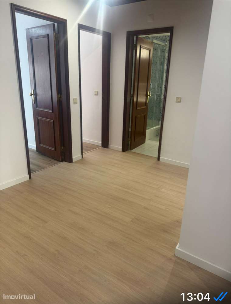 APARTAMENTO T2 COM 103 MTS. - Grande imagem: 5/35