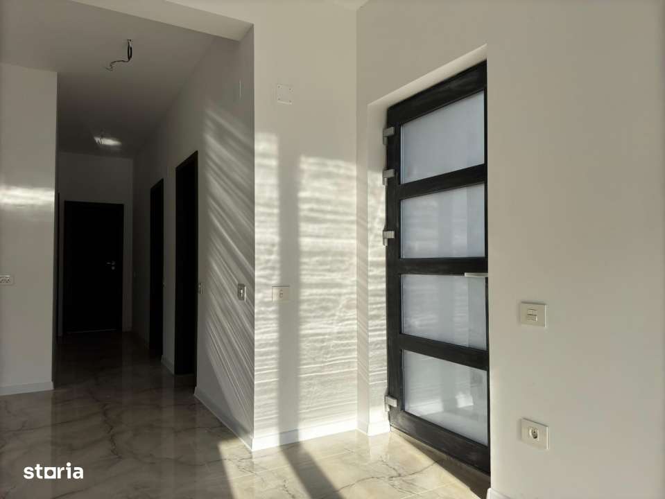 Case parter cu 4 camere in Budeasa – confort modern in mijlocul natu - Imagine principală: 4/19