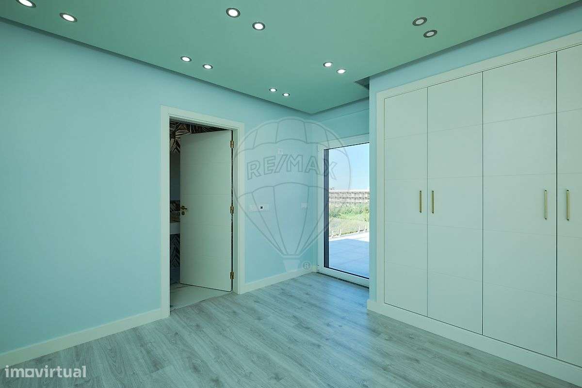 Moradia T4 para venda-26