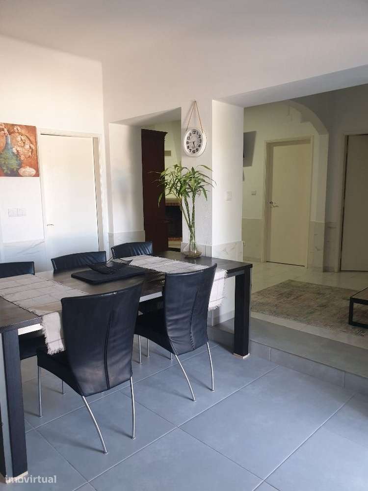 T2 isolado com ar condicionado e jardim em Olhão - Grande imagem: 2/15