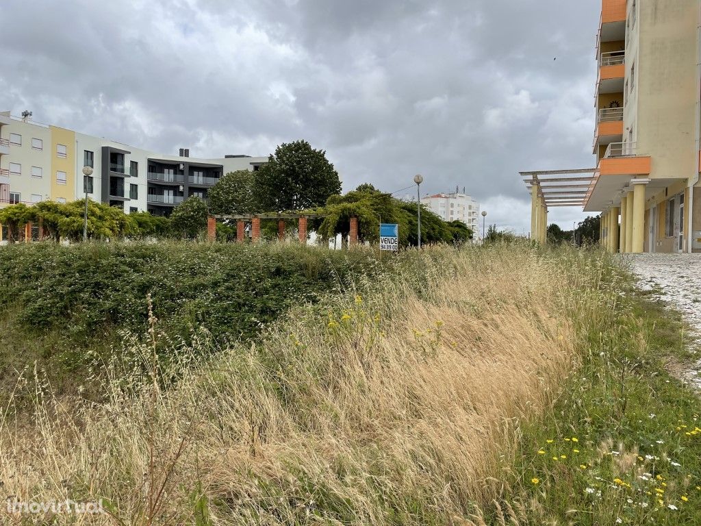 Lotes de terreno urbano para construção de Prédio em Torr...