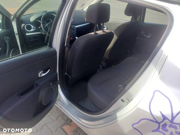 Renault Clio 1.2 TCE Authentique - 18