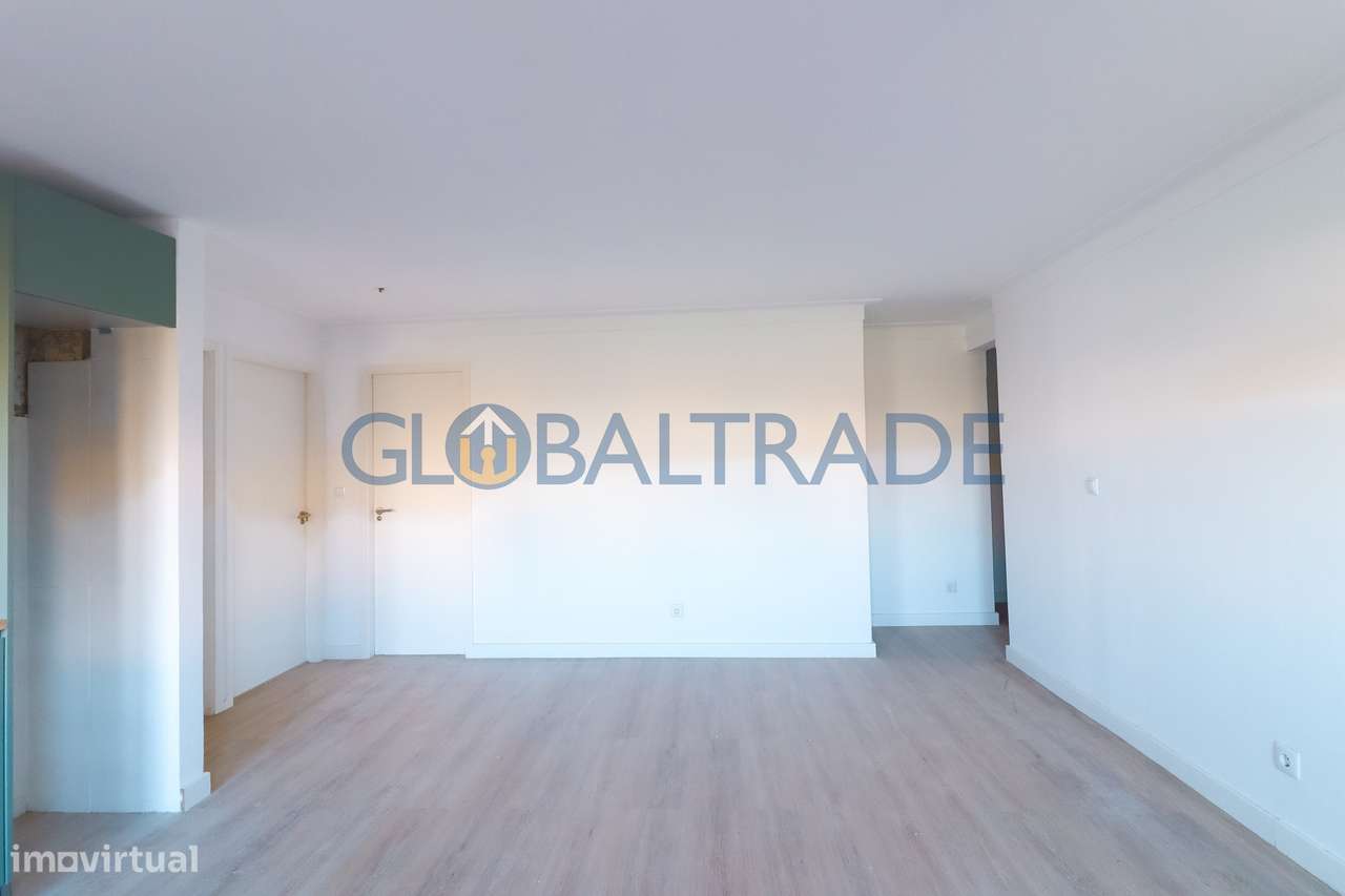Apartamento T2 Renovado & Equipado em Rio Tinto-11