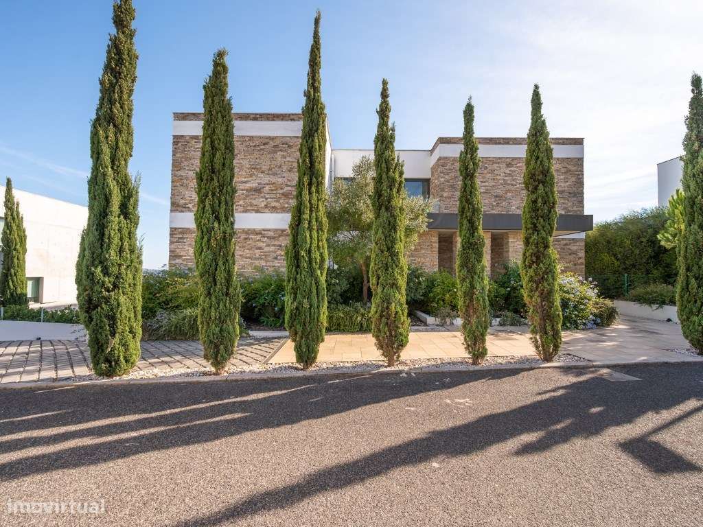 Moradia T8 c/Piscina | Queijas-8