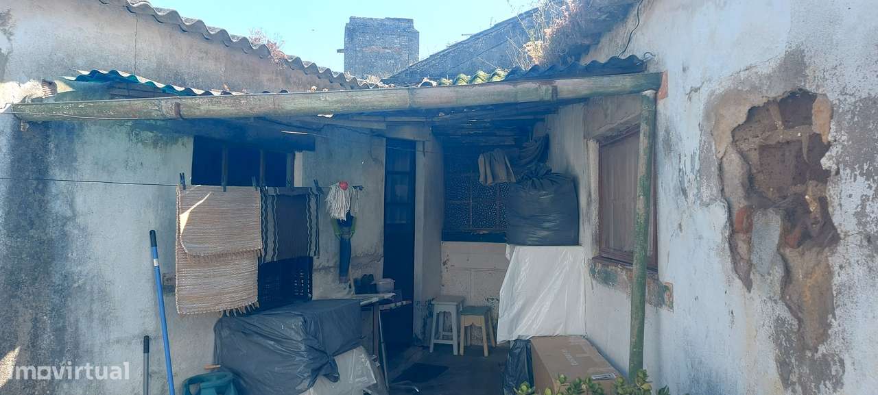 Moradia em Banda em Valada do Ribatejo - Oportunidade com Potencial-6
