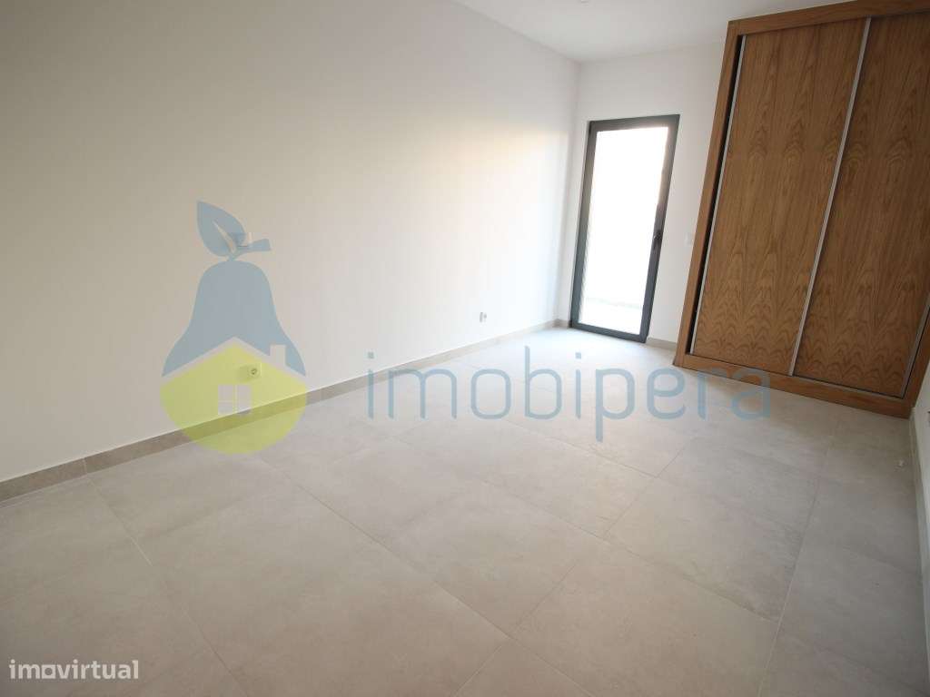 Apartamento T2 (1+1) NOVO, a 200 m da praia , situado a sul da Via ...-13