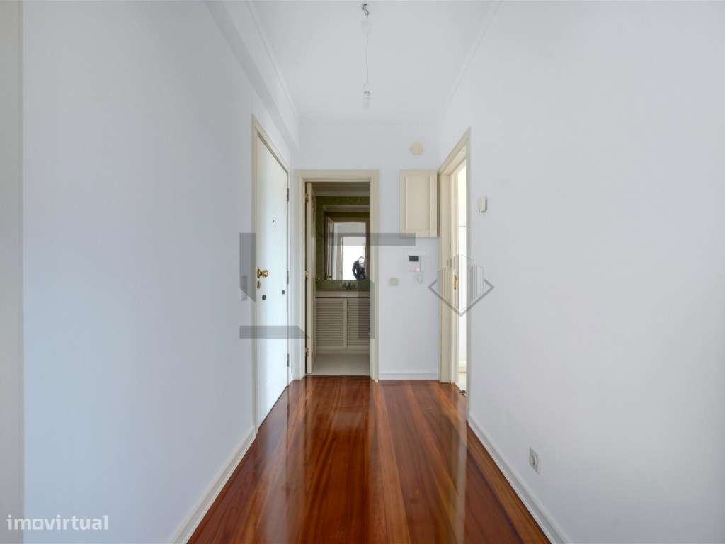 Incrível Apartamento T2 para Arrendamento com Vista Mar, Condomínio... - Grande imagem: 4/17