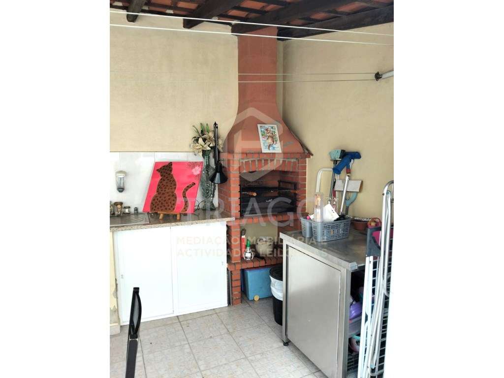 Fantástica Moradia com Garagem e Sótão - Centro Samora Correia-25