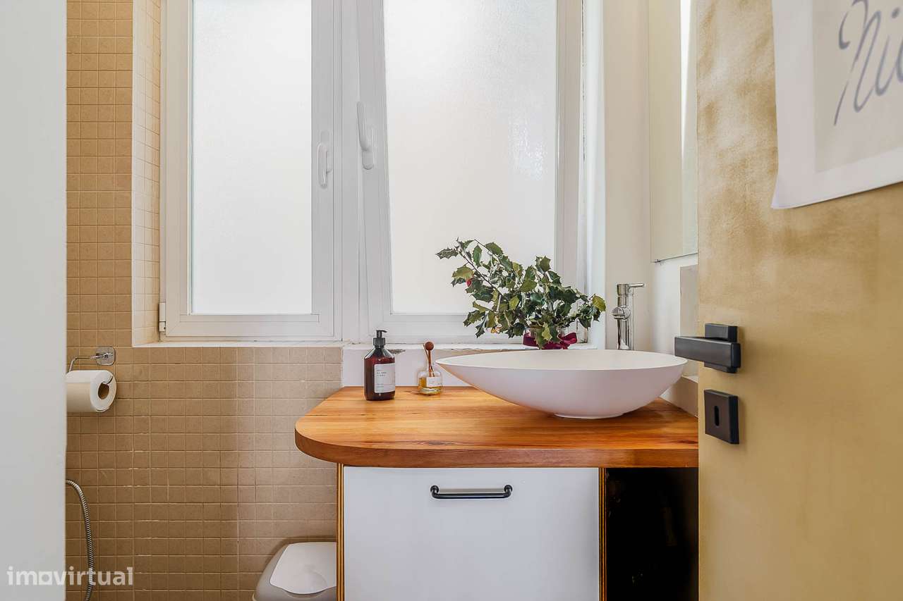 Garrafeira, mercearia para trespasse na Rua Tenente Ferreira Durão-16