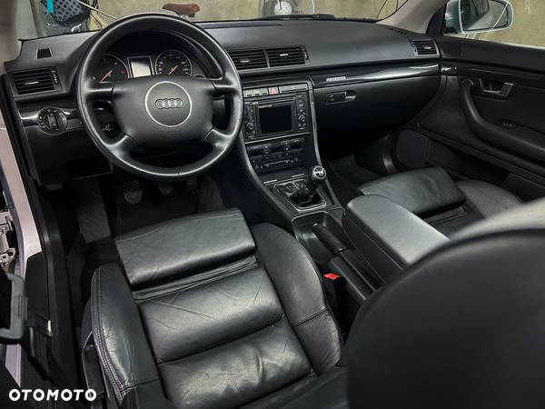 Audi A4 Avant 2.5 TDI Quattro - 10