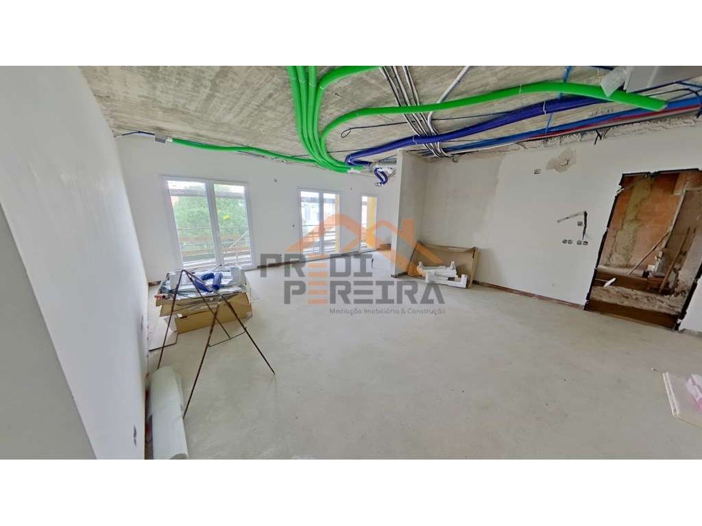 *NOVA CONSTRUÇÃO*
T3 situado em condomínio fechado, com varanda co... - Grande imagem: 2/27