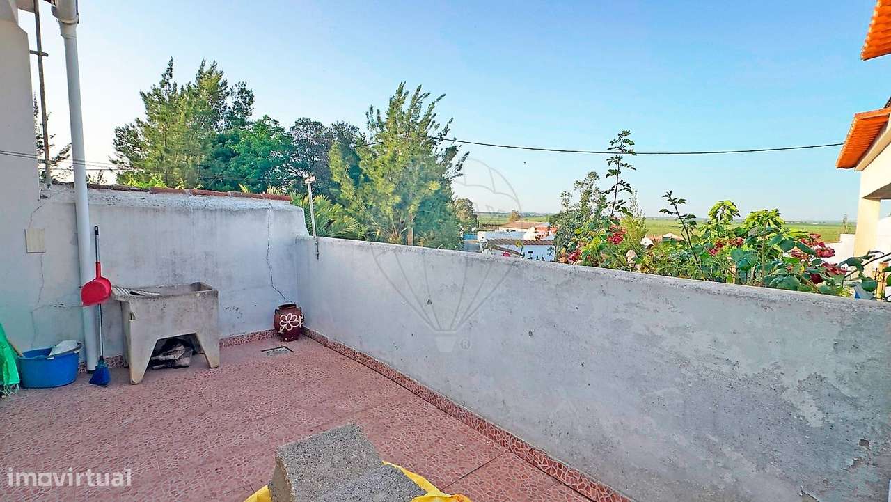 Moradia T2 para venda-24