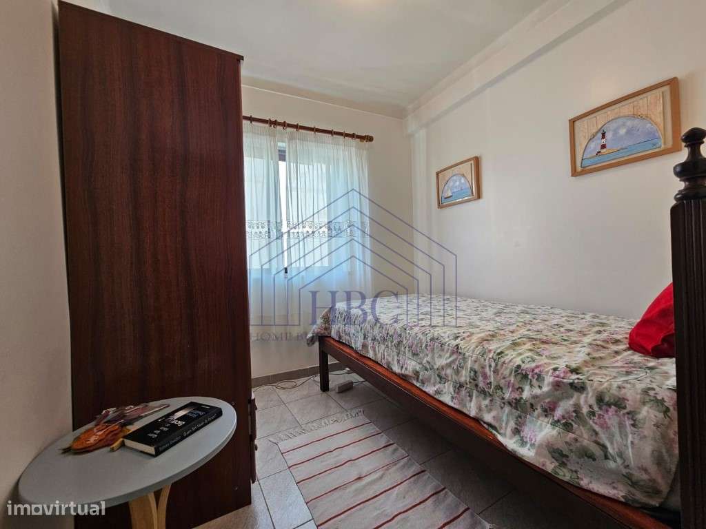 Moradia T3 de três andares no centro da Fuseta-6