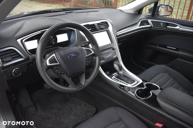 Ford Fusion - 18