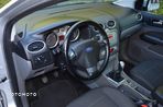 Ford Focus 1.6 Ghia - 9