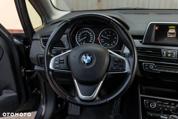 BMW Seria 2 218d - 22