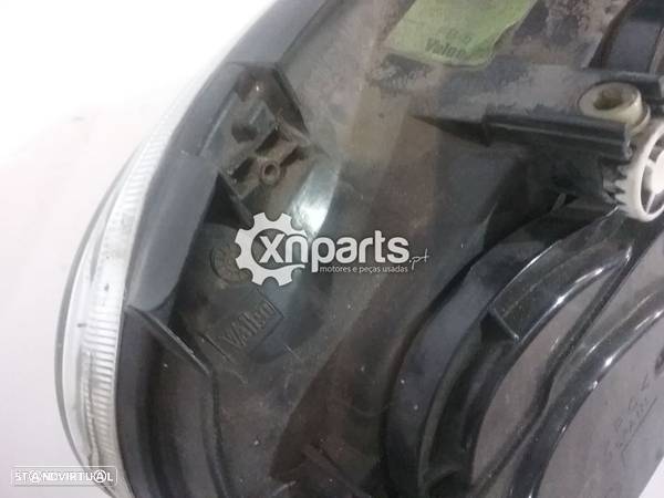 Farol normal Frente Esq VW Golf IV 1997 - 2005 Usado - 2